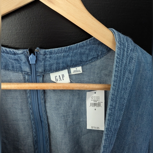 NWT GAP denim chambray puff sleeve V-neck romper - Picture 2 of 6